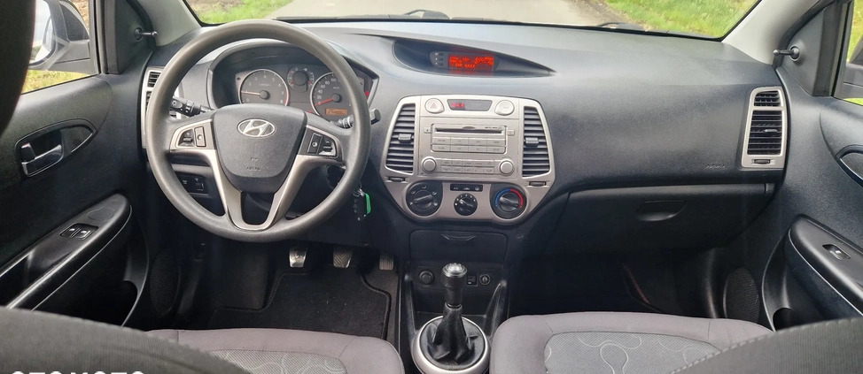 Hyundai i20 cena 12800 przebieg: 274000, rok produkcji 2009 z Murowana Goślina małe 154